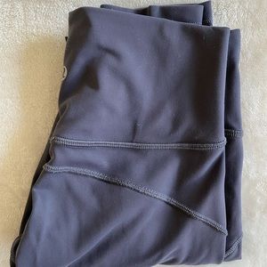 LULU LEMON LEGGING SIZE 4